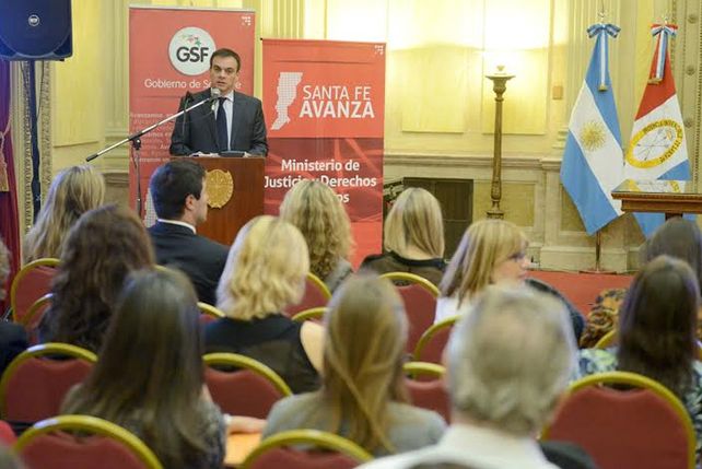 El ministro de Justicia y Derechos Humanos de la provincia