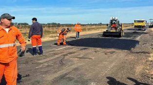 Los trabajos se realizan sobre la Autovía que presenta un deterioro constante.