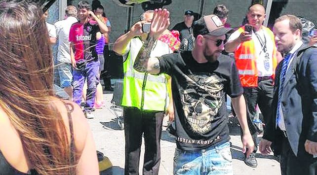 El mejor.Leo accedióayer a sacarsefotos concasi todos los trabajadores del aeropuerto local.