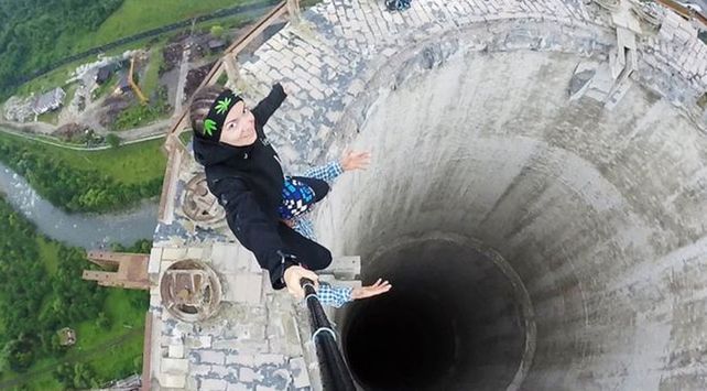 Un estudio revela cuántas personas murieron por sacarse una selfie