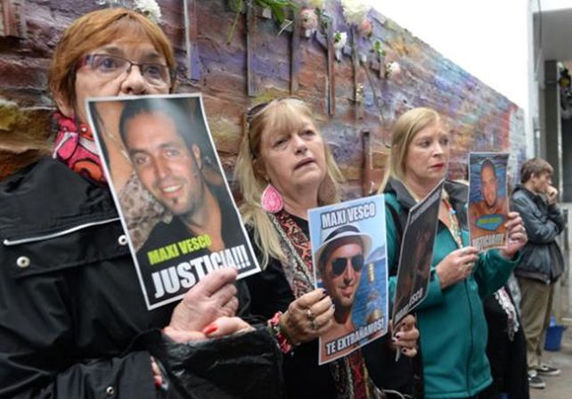 En un emotivo acto, Rosario recordó a las víctimas de la tragedia de Salta 2141