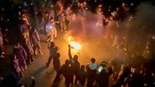 Irán sigue con grandes manifestaciones. El gobierno les cortó internet