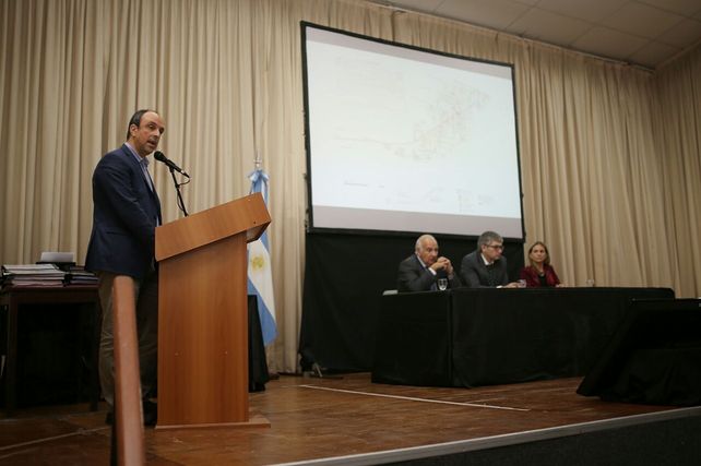 Queremos, como los vecinos de la costa, que la obra comience ya