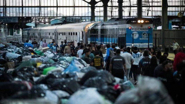 Tras arrasar en las urnas Javier Milei recortó los fondos asignados a Bahía Blanca para recomponer la ciudad en emergencia tras las inundaciones de marzo