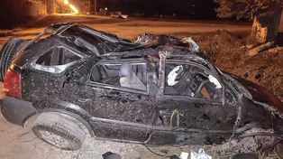 Accidente fatal en la Ruta Provincial 2 Monte Vera cuando un hombre estrelló su camioneta contra un paredón.