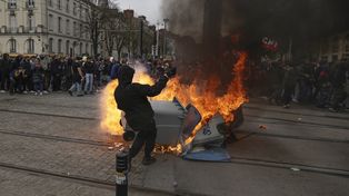 El rey de Inglaterra suspende su visita a Francia por las violentas protestas