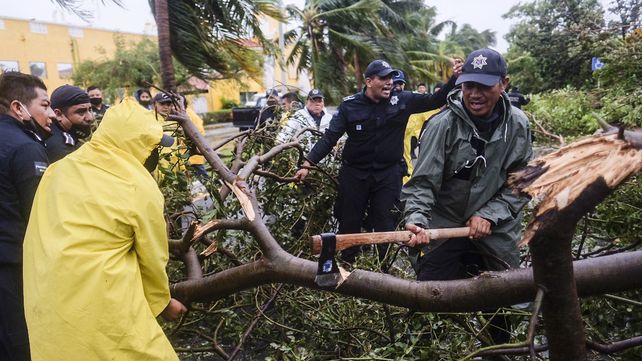 Impactantes imágenes del paso del huracán Delta por Cancún y Playa del Cármen