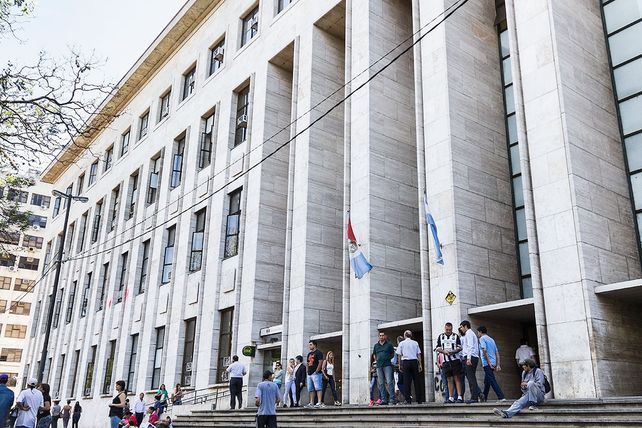 Exjueces presentaron un amparo para frenar la reforma previsional. 