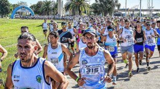 La maratón Malvinas, no olvidar unió Santa Fe con Entre Ríos.