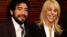 Otros tiempos. Maradona junto a Claudia Villafañe en momentos de felicidad. El miércoles la ex del Diez irá a la marcha a pedir justicia. Otros tiempos. Maradona junto a Claudia Villafañe en momentos de felicidad. El miércoles la ex del Diez irá a la marcha a pedir justicia.