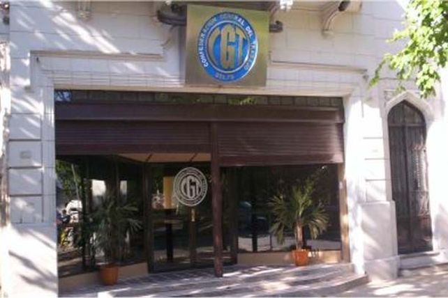 El nuevo gobernador y Julio Genesini se reúnen con la CGT Santa Fe