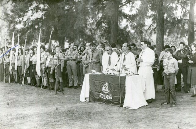 Ceremonia de inauguración de actividades zonal de los scouts de Unión de Scouts Católicos Argentinos (Usca) realizada en el Parque Nacional a la Bandera. (Foto: archivo de La Capital)