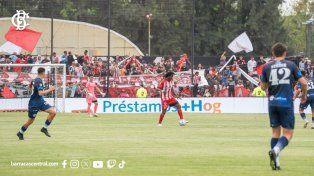 Barracas fue local ante lo de Mendoza.