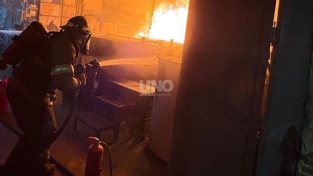 Un incendio generó alarma este miércoles por la noche en una fábrica metalúrgica en Candioti