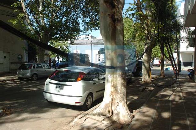 Un cable de alta tensión puso en peligro a vecinos de Candioti Norte