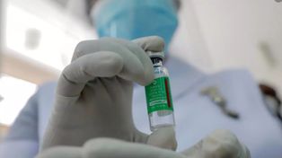 Revelan que hubo siete muertes ligadas a la vacuna AstraZeneca en Reino Unido