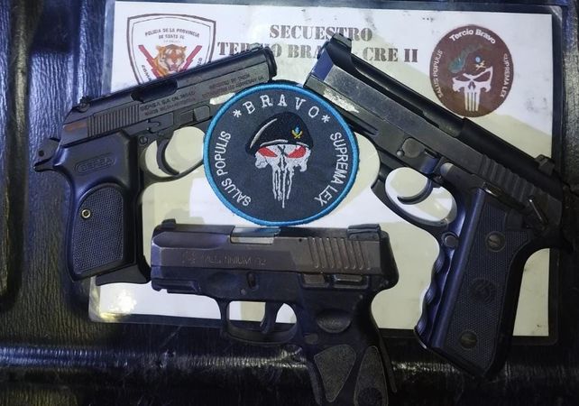En poder del sospechoso se hallaron tres armas de fuego