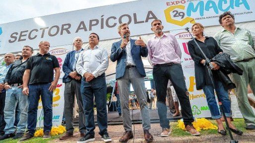 Con anuncio de créditos, Rogelio Frigerio inauguró la Fiesta Nacional de la Apicultura en Maciá