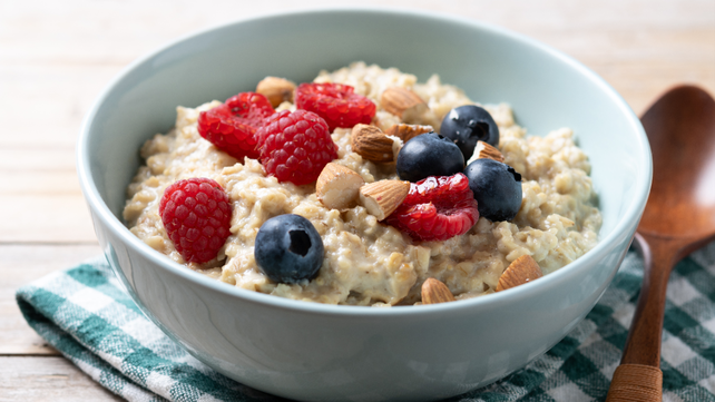 El porridge de avena es un desayuno nutritivo y reconfortante