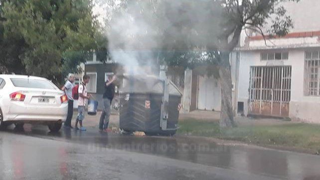 Otro contenedor quemado: y van...