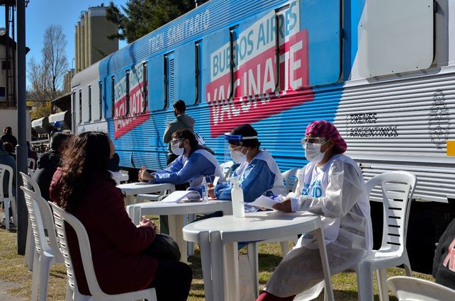 CARRIL SANITARIO. La provincia de Buenos Aires implementó esta semana el tren sanitario para llegar a localidades.