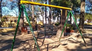 Se instaló el primer juego inclusivo en una plaza en Rincón