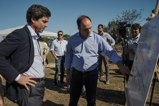 Recorrida. El funcionario nacional repasó junto al intendente el avance de las obras