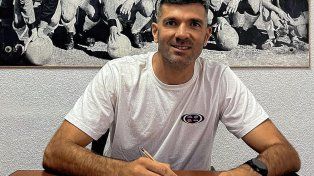 Un Puma en Santa Fe: Colón confirmó la incorporación de Emmanuel Gigliotti