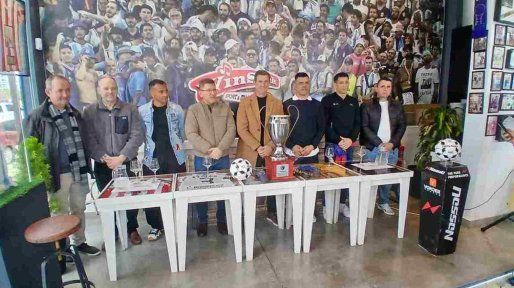 Se presentó en el puerto local la gran final del Apertura José Luis Burtovoy