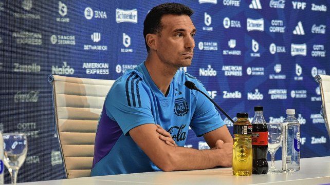 Lionel Scaloni no dio el equipo pero reconoció que Argentina irá con cambios a visitar a Brasil. Lionel Scaloni no dio el equipo pero reconoció que Argentina irá con cambios a visitar a Brasil.