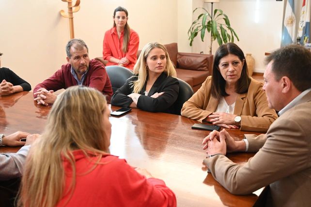 La diputada provincial Clara García en su recorrida mantuvo un encuentro con el intendente de San Lorenzo