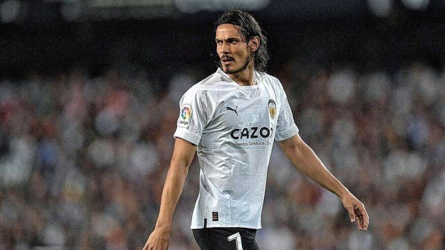 Edinson Cavani va a rescindir su contrato con el Valencia y podría jugar en Boca.