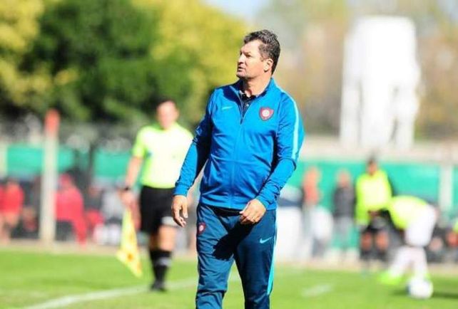 Estudiantes y San Lorenzo cierran la fecha con entrenadores interinos