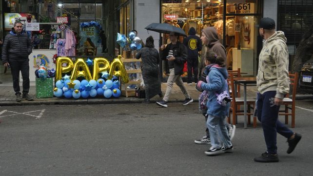 Calle San Luis se transformó en peatonal en la previa del Día del Padre.