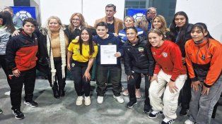 En Santa Fe y Paraná se jugarán desde este domingo los octavos de final de la Copa Túbel Subfluvial femenina.
