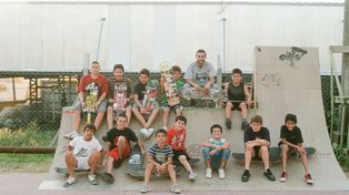 En una de las clases de la escuela de skate de Concepci&oacute;n del Uruguay