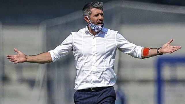 El uruguayo Paulo Pezzolano es uno de los candidatos a ser DT de Talleres por el Cacique Medina.