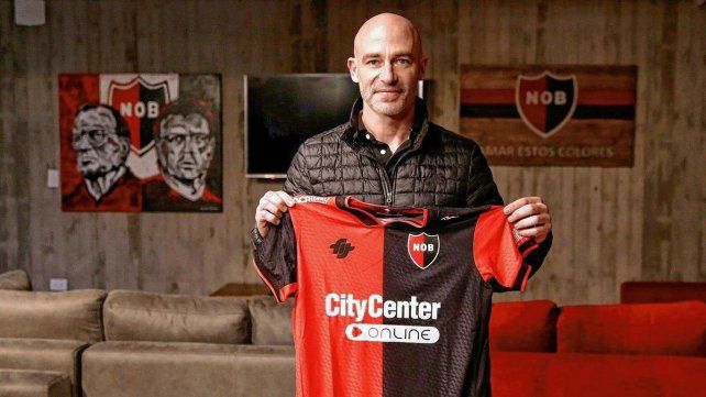 Sebastián Méndez inicia este lunes su proceso al comando de Newells.