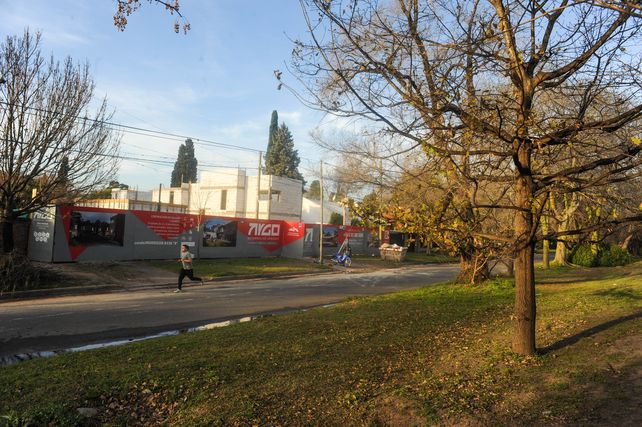 El tradicional barrio de la zona oeste está experimentando cambios urbanísticos y crecen los condominios.