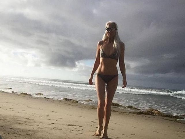Triunfa como modelo con casi 60 años