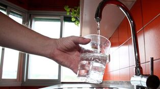 Trago amargo. La gente de Urdinarrain está expuesta a un potencial peligro.&nbsp;