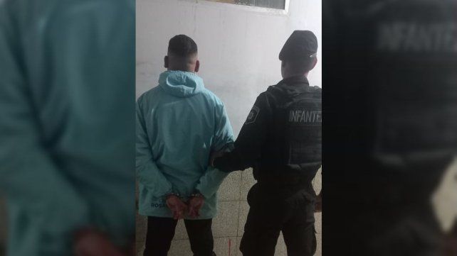 El presunto autor del crimen fue identificado en el pasaje 1858 al 4400.