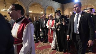 El Papa oró en una iglesia de El Cairo donde el Isis provocó una matanza