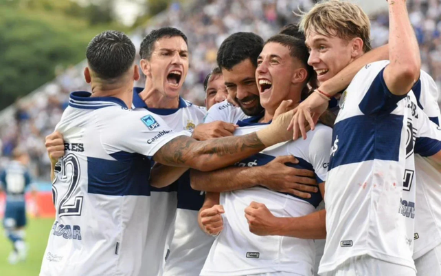 Gimnasia golpeó a Racing y arrancó el Apertura con una victoria sólida