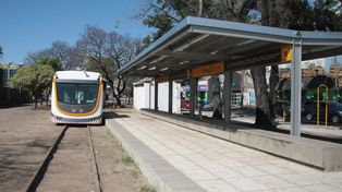 Corral y Randazzo acordaron que este miércoles comiencen las pruebas del Tren Urbano