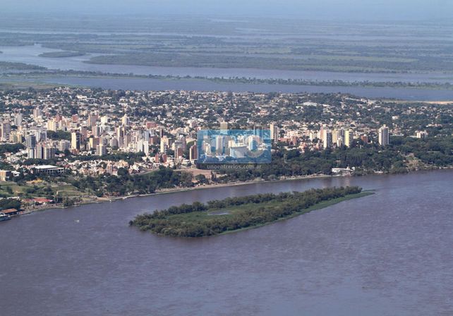 La creciente vista desde el cielo de Paraná