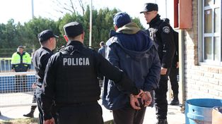 El gobierno provincial asegura que la Policía solo se lleva gente detenida sin DNI cuando hay sospecha de ilícitos.