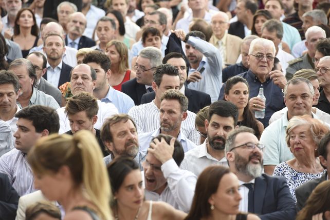 Con un emotivo discurso, Javkin trazó los lineamientos de su gestión