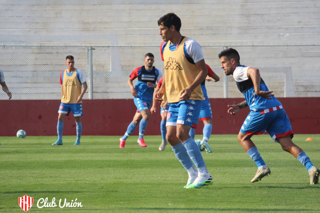 El plantel de Unión volvió a entrenar en el estadio 15 de Abril después de más de seis meses.