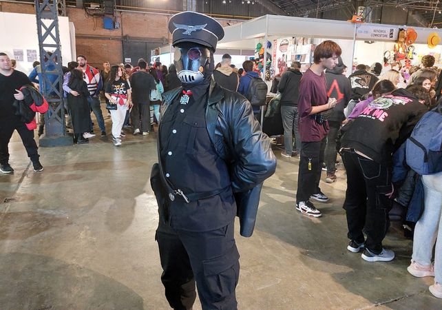 Javier hizo el cosplay de Karl Ruprecht Kroenen, de la película Hellboy de 2004.